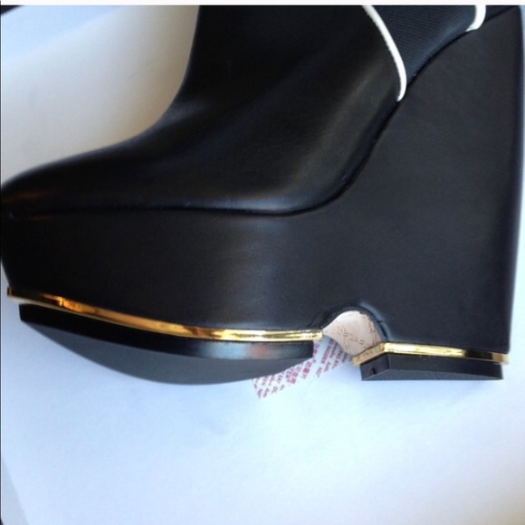 L. A. M. B. : Black “Diva” Platform Wedge Booties - Picture 5 of 8